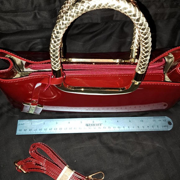 New sassy and sexy top handle box in delicious red - Picture 8 of 8